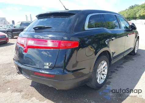 2017 Lincoln Mkt Livery from USA, damaged, VIN 2LMHJ5NK4HBL00917